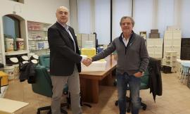 Tontarelli dona kit di prodotti ai vissani che rientrano nelle casette: Pazzaglini ringrazia