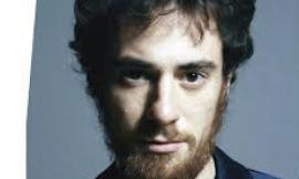 Elio Germano ai giovani sul terremoto: "Quando succede, diamo più importanza alle cose che hanno valore"