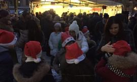 Tolentino, ben riuscita l'iniziativa "Semplicemente Natale" in viale Vittorio Veneto - FOTO