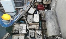 Civitanova, rifiuti in acqua: il porto si trasforma in una discarica