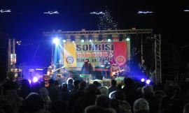 Civitanova, Capodanno in piazza: Ghergo non sfigura contro D'Alessio - FOTO