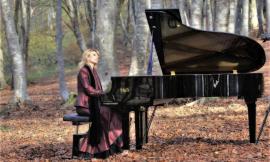 Cinzia Pennesi e Piano Travel Italy nella faggeta di Canfaito