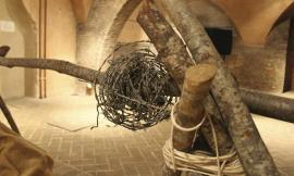 Macerata, inaugurata la mostra "Filo spinato dalla Grande Guerra al tempo presente"