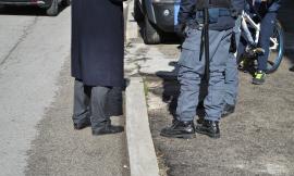 Maurizio Martina a Macerata: "lo Stato ha reagito prontamente". Altro bossolo trovato davanti sede PD