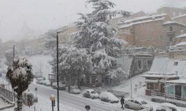 Macerata, allerta neve: scuole chiuse anche martedì 27 febbraio