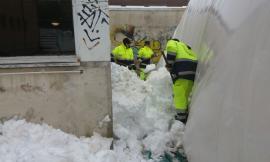 Emergenza maltempo, il peso della neve strappa copertura struttura pressostatica a San Severino