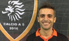 Muore a 37 anni giovane papà. Il dirigente della squadra di calcio: "Ora proteggici da lassù"
