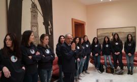Il saluto della Cus volley Macerata al Rettore Adornato