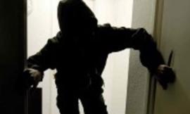 Ladri in azione a Tolentino. Ingente il bottino del furto lampo.