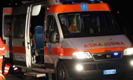 Litigio in macchina tra moglie e marito: sbandano e distruggono l’auto