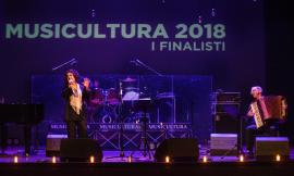 Musicultura, Antonella Ruggiero madrina dei 16 finalisti del Festival incanta il Persiani di Recanati