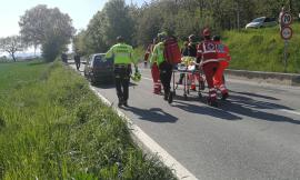 Passo di Treia, auto tampona scooter: un quindicenne soccorso con l'eliambulanza