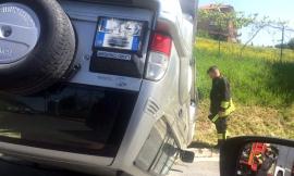 Tolentino, auto si sfrena e poi si ribalta: nessun ferito