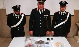 Cinque chili di hashish e oltre tre etti di coca in un trolley: arrestato spacciatore