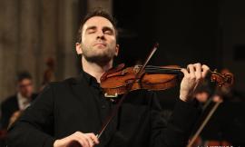 Chiusura in grande per la stagione sinfonica Form: al teatro Lauro Rossi arriva il violinista Milenkovich
