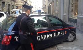 Aggredito in strada e salvato da un carabiniere. Denunciata una coppia di Civitanova