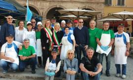 San Severino, street food solidale: la città di Correggio dona 1500 euro