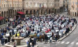 Invasione di auto in piazza per l'ultima edizione del 500 Septempeda Meeting