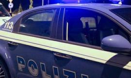 Morrovalle: si schianta in superstrada, poi fugge lasciando una donna ferita nell'auto
