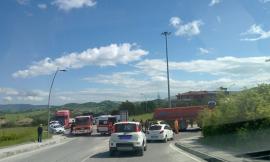 Camerino: incidente in rotatoria, traffico in tilt