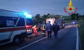 Recanati, auto si ribalta nella notte: una donna all'ospedale