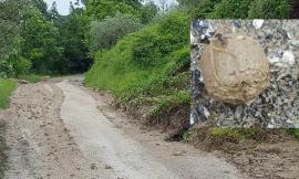 Anomale sfere di fango dopo l'alluvione a Caldarola: è un fenomeno chiamato armoured mud balls