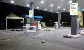 Montecosaro, furto al distributore: sradicata la colonnina del self-service