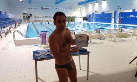Dopo 30 anni Comi torna alla 24 Ore di Nuoto: 10 chilometri in meno di quattro ore per il segretario regionale Pd