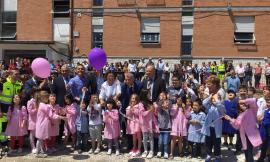 San Ginesio: la nuova scuola é realtà. L'abbraccio tra il sindaco Scagnetti e il commissario De Micheli (FOTO)