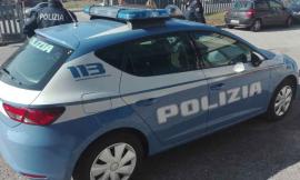 Macerata, spaccia davanti alle scuole: in manette 23enne