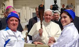 Pellegrinaggio Macerata-Loreto, il Papa alla benedizione della Fiaccola: "Sabato sentirete la mia voce"