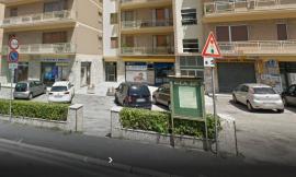 Follia a Macerata, lite per un parcheggio: donna finisce in ospedale