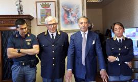 Cannabis light, sequestrate oltre 800 confezioni di marijuana sospetta
