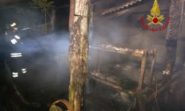 Tolentino, a fuoco un capanno agricolo in contrada Le Grazie