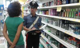 Macerata, razzia natalizia al centro commerciale: individuato il responsabile. E' irreperibile