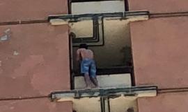 Porto Recanati, allarme all'Hotel House: minaccia di gettarsi dal dodicesimo piano