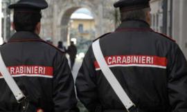 Lo fermano per un controllo: lui reagisce e ferisce il carabiniere ad un ginocchio