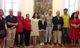 "Dal mare alla montagna ferita", i volontari di San Severino in azione sul lungomare di Civitanova