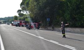 Macerata, perde il controllo del mezzo e sbatte contro il guard rail: un uomo in ospedale