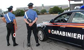 Camerano, minorenne al volante fugge al posto di blocco