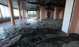 Urla, schiamazzi e luci accese agli ultimi piani dell'Hotel Marche di Tolentino: arrivano i carabinieri