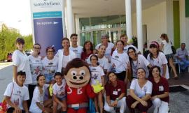 Montecosaro, la mascotte di “Un grande spettacolo c’è” in visita all'Rsa del Santo Stefano