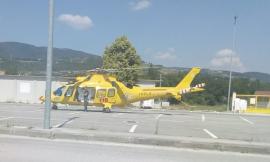 Caldarola, motociclista cade e finisce in ospedale a Torrette