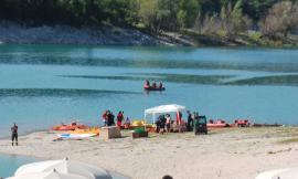 Tragedia a Fiastra: giovane si tuffa per un bagno e viene risucchiato dal lago (FOTO)