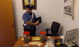Party in un casolare a Cingoli: in manette un 28enne trovato con tre etti di droga