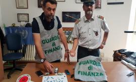 Civitanova: hashish e cocaina nella casa di due tunisini, un arresto e una denuncia