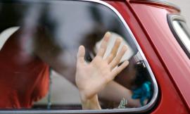 Fanno sesso in un luogo pubblico e in pieno giorno: multa di 102 Euro a testa