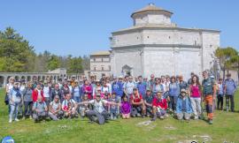 I Camosci dei Sibillini diventano 30.000 e festeggiano passeggiando fra i boschi colorati di Canfaito