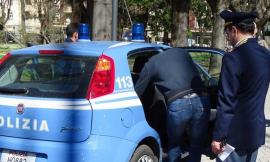 Civitanova: ruba abbigliamento in un negozio del centro, individuato e denunciato