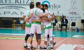 Volley. Menghi Shoes Macerata ko a Santa Croce
